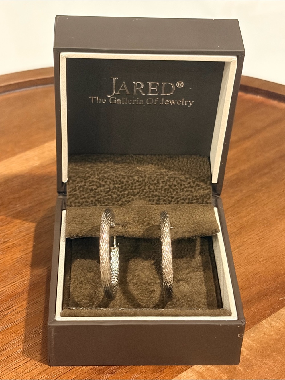 Jared 925 Sterling Silver Diamond-Cut Textured Hoop Earrings